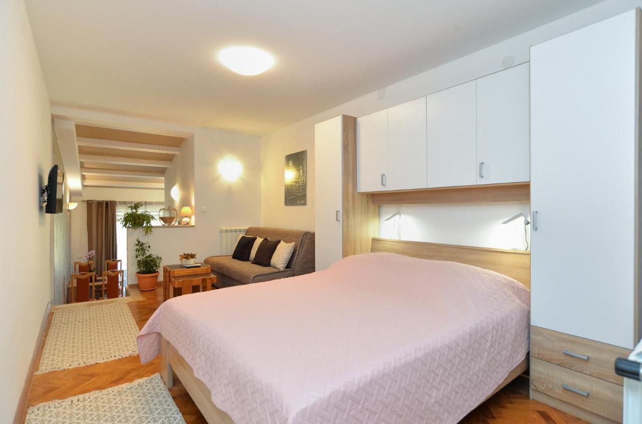 Apartments Voltica 1049 Rovinj Exterior photo