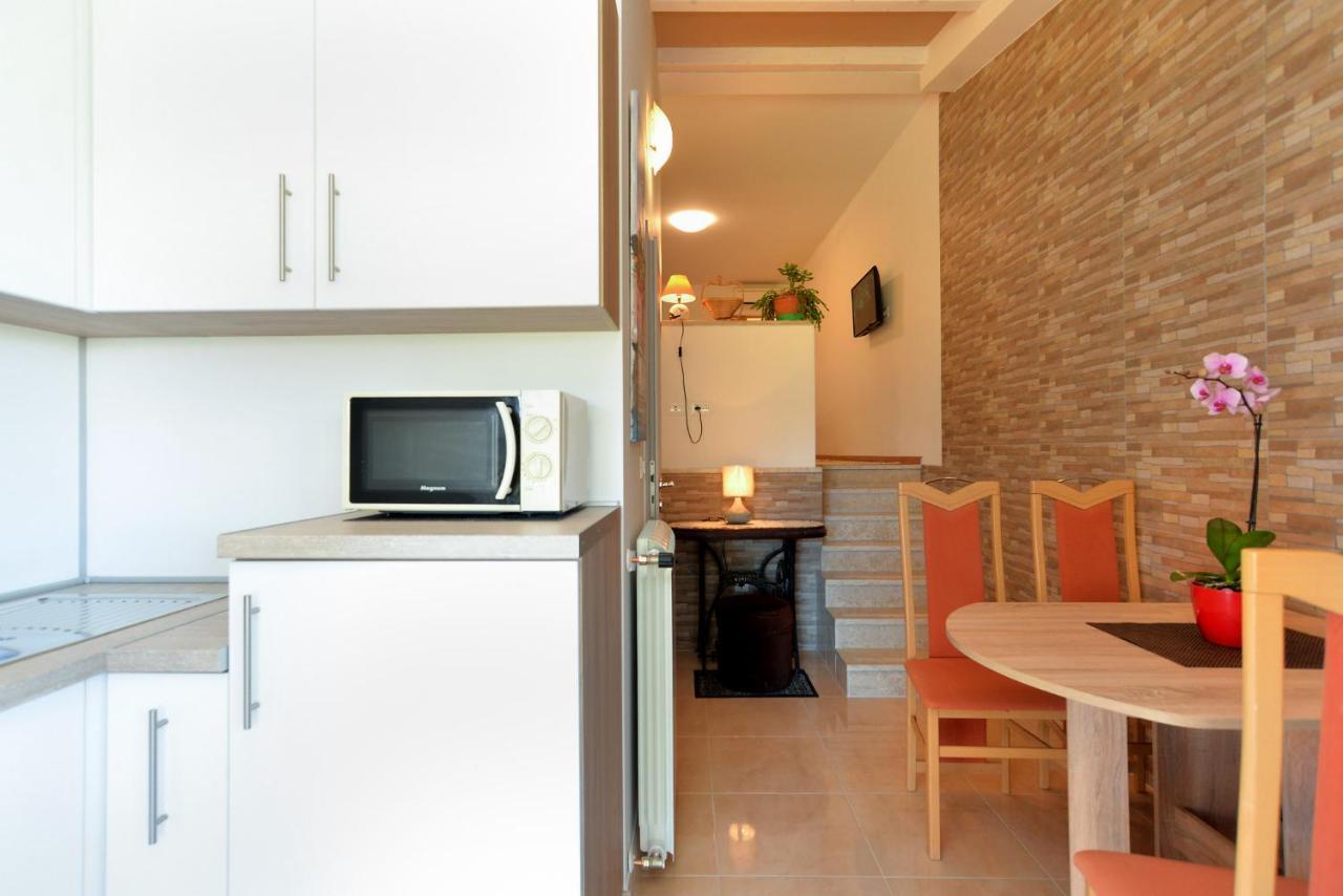 Apartments Voltica 1049 Rovinj Exterior photo
